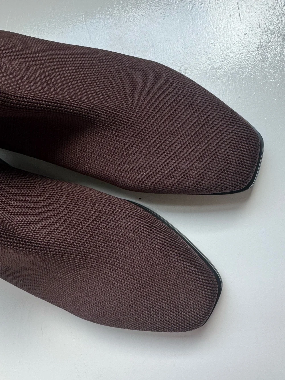 Vivaia Chelsea Boots